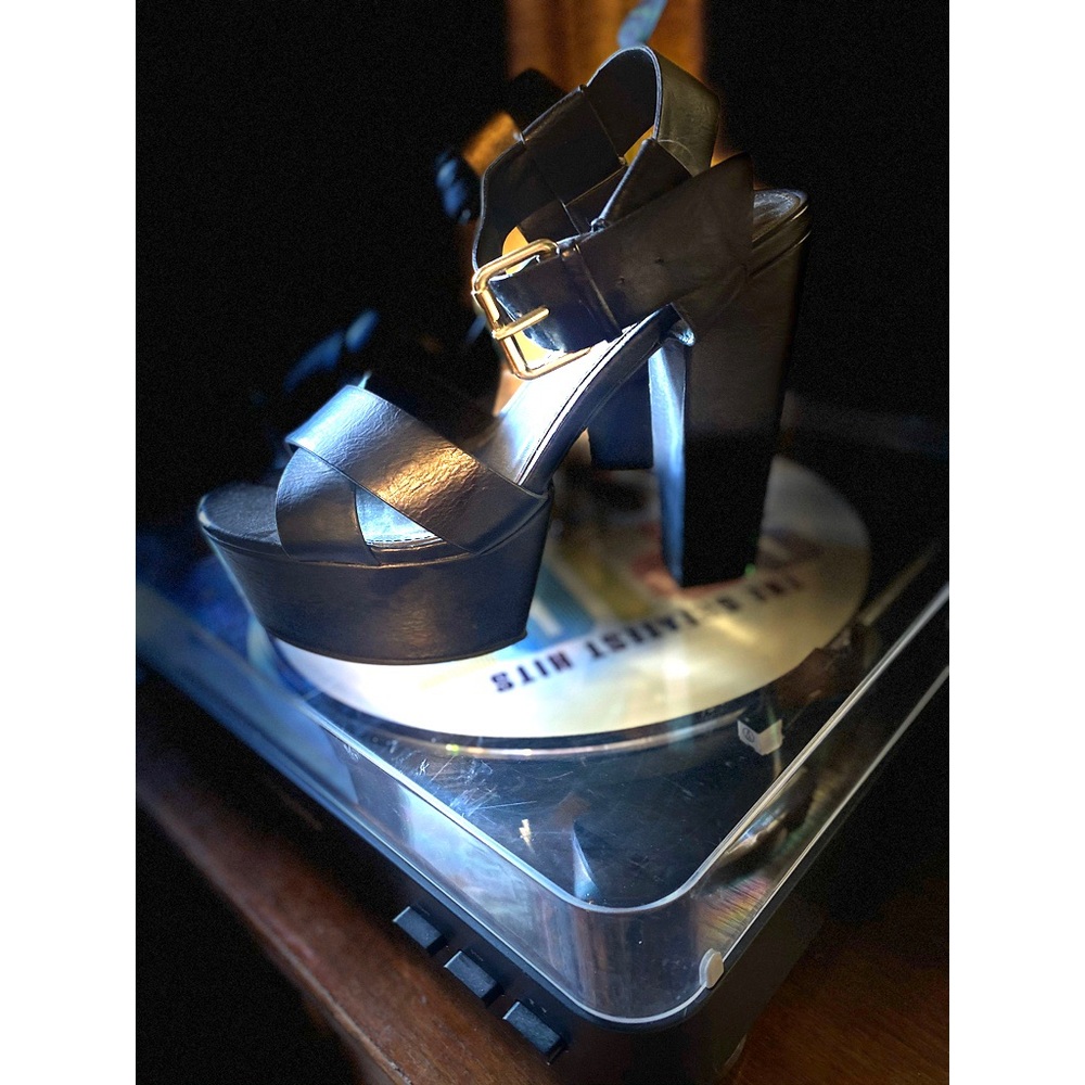 NWOT Black Faux Leather Platform Sandals - Picture 2 of 3